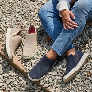 ✨Ryka Leather Navy Sz 10 Booties with Zip Detail✨